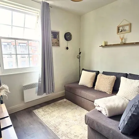 Апартаменти The Vault